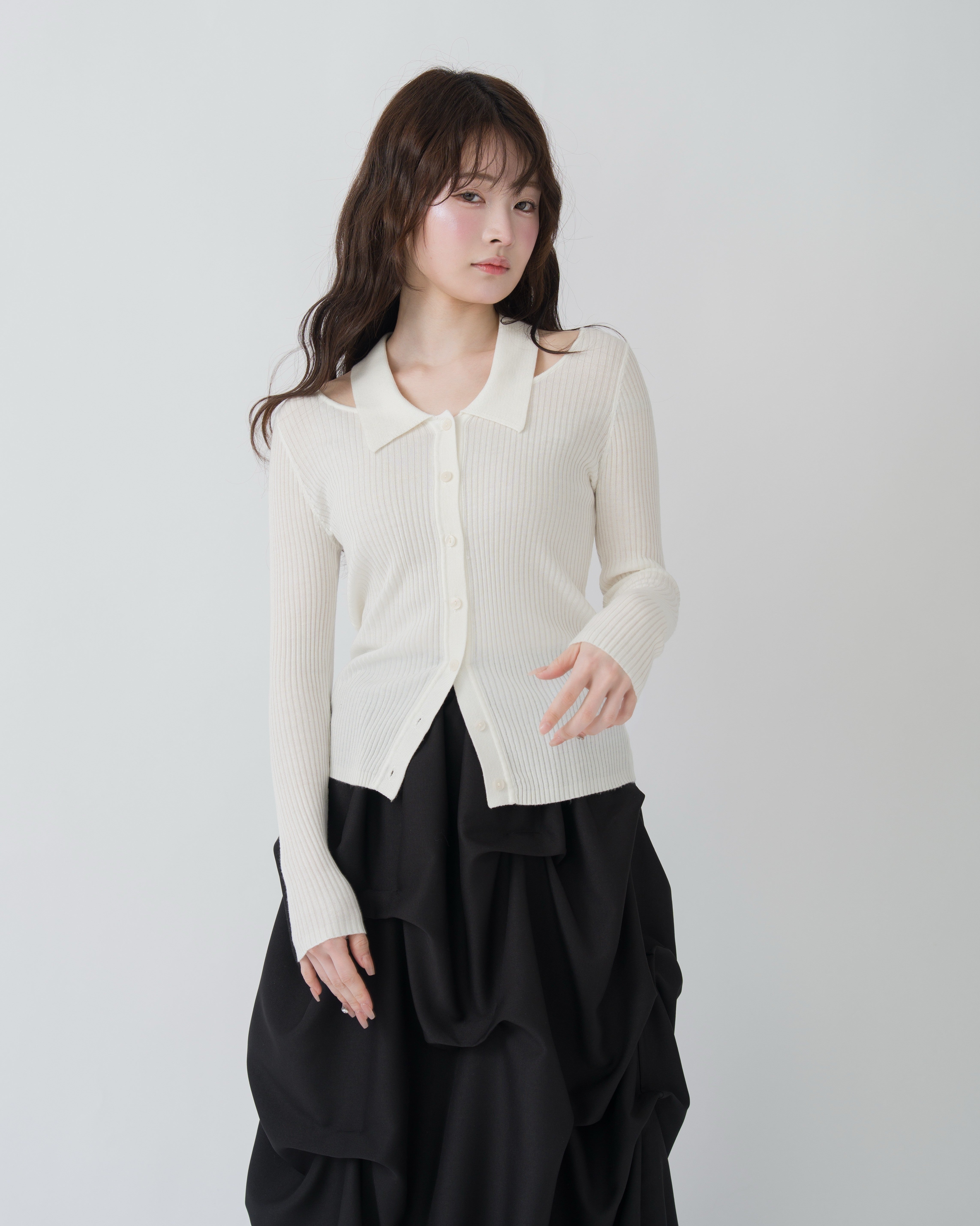 ネックオープンポロニット