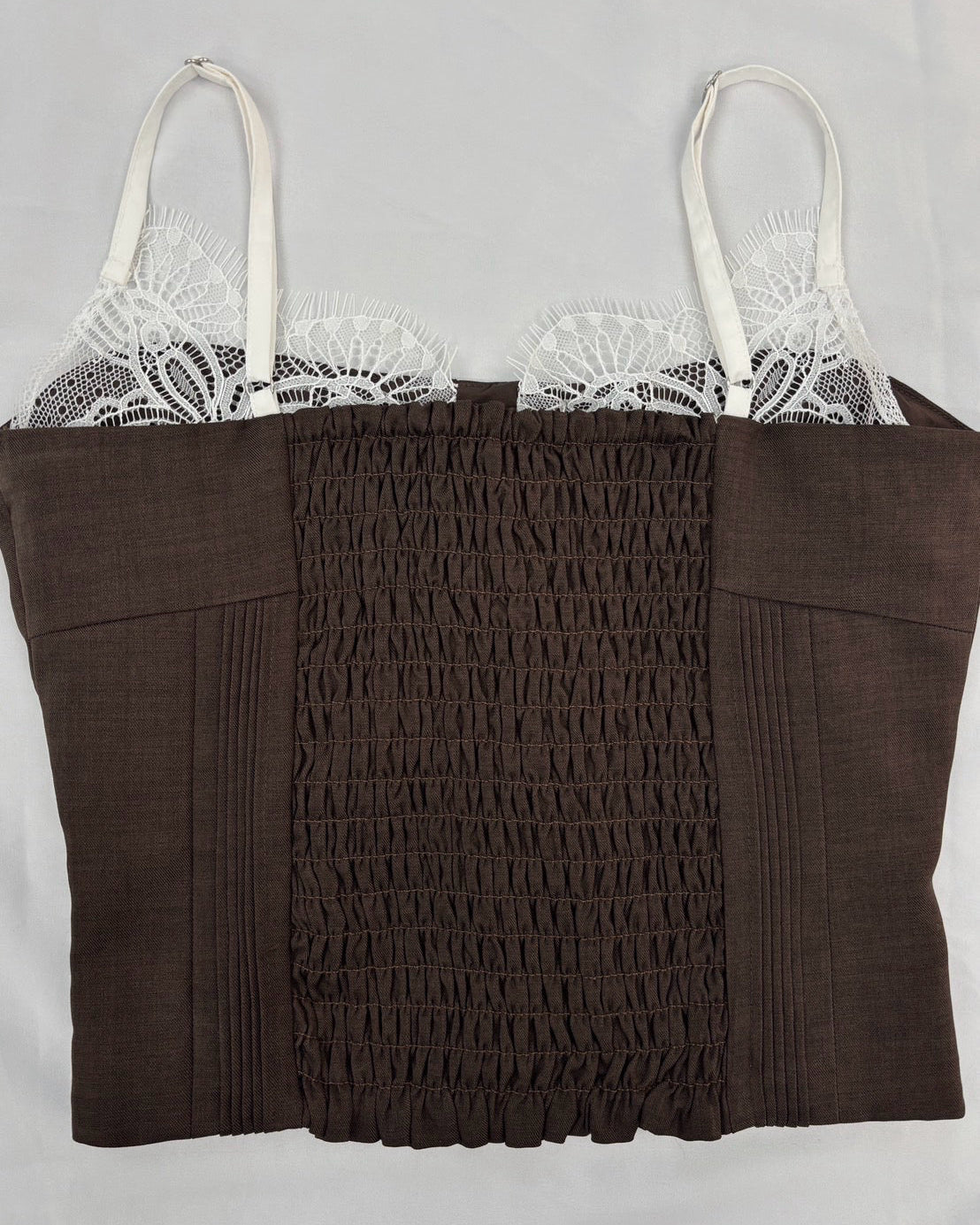 〈ビスチェ〉
後ろシャーリング仕様