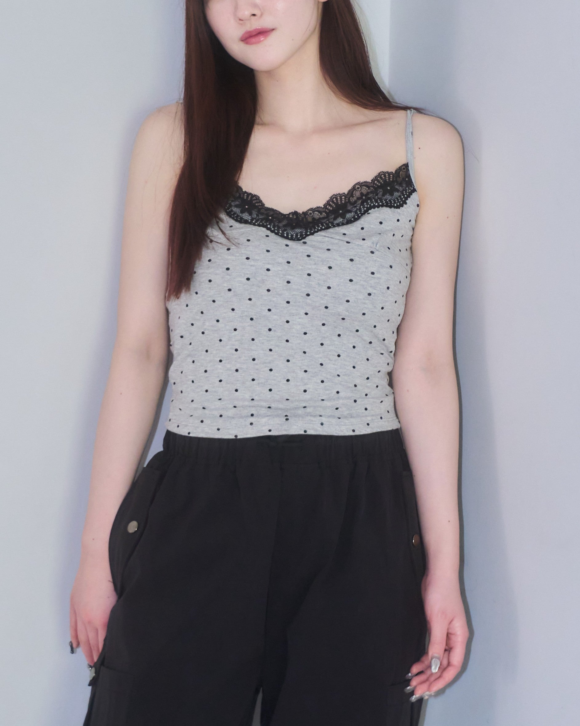 蕾絲對接點Camis和杯子