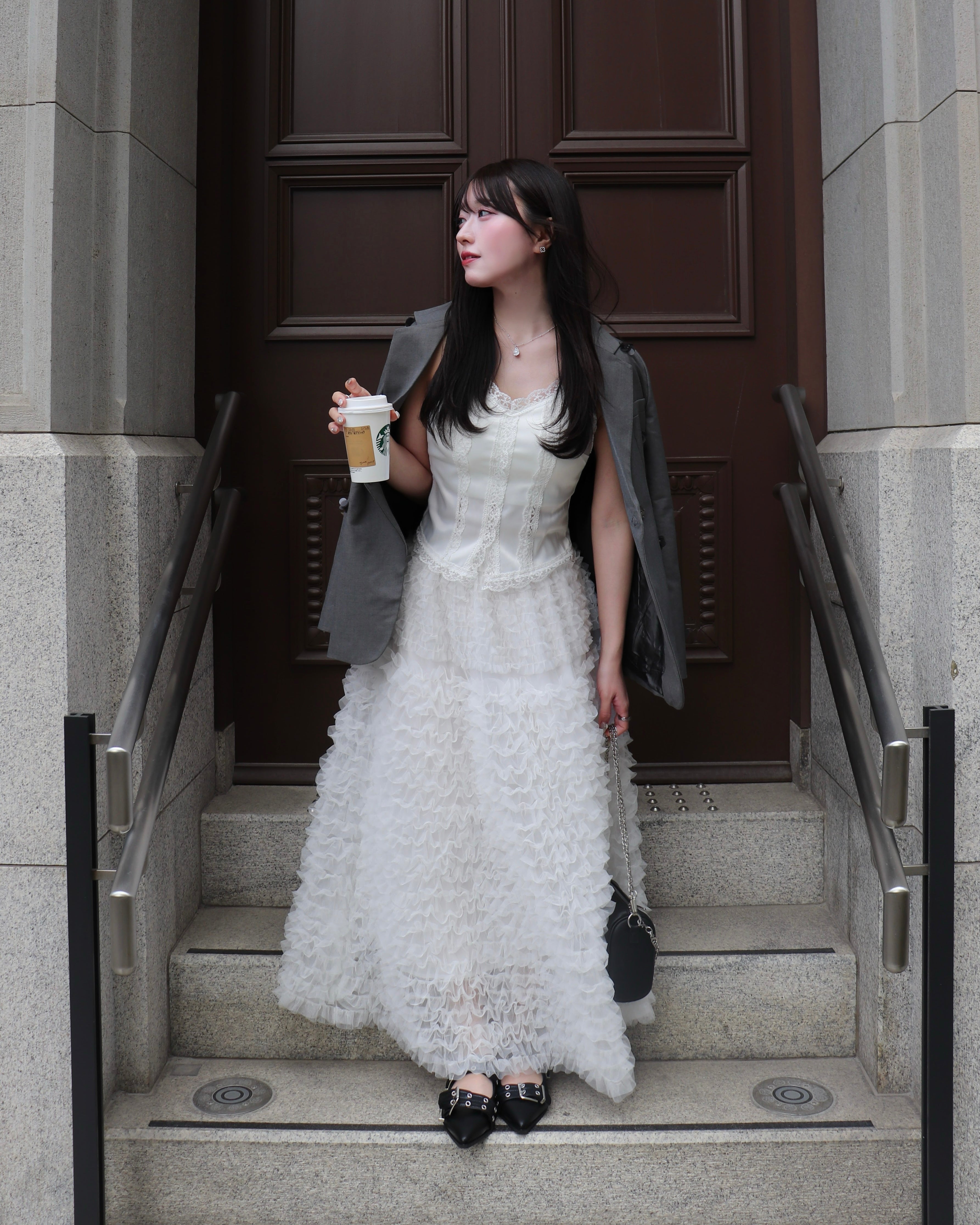 カップ付きサテンレースキャミソール