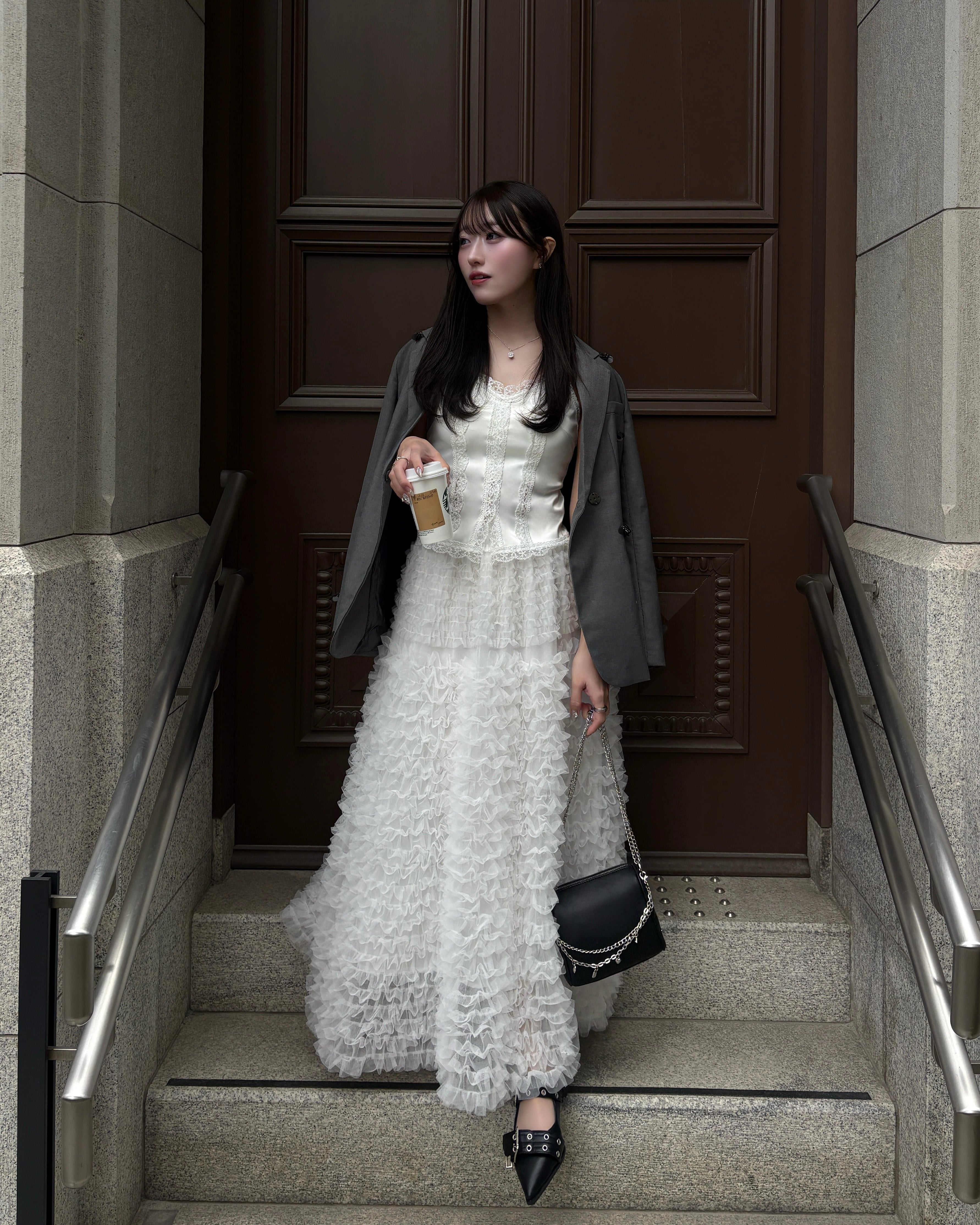 カップ付きサテンレースキャミソール