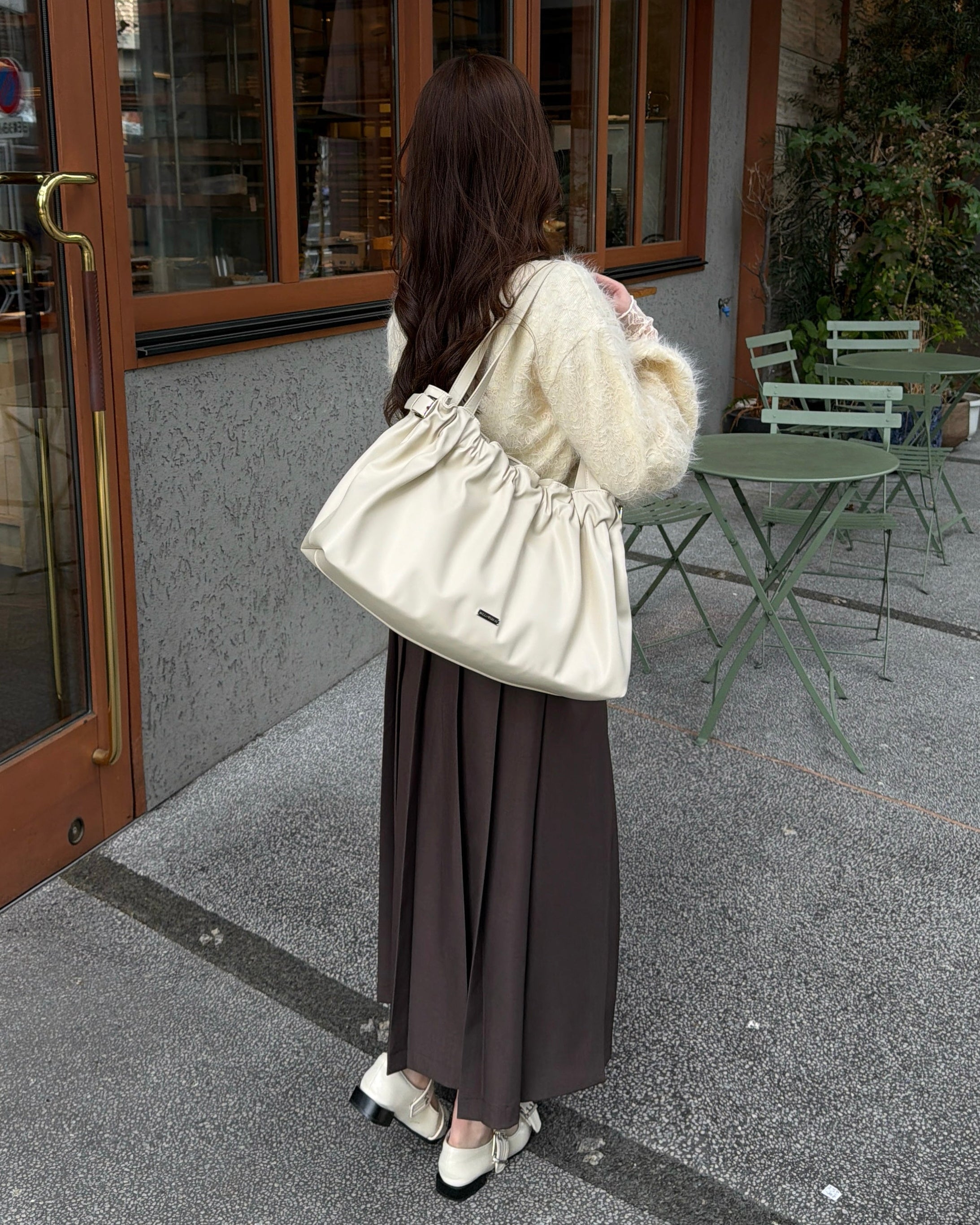 A4 side belt tote bag｜MELLOWNEON (メロウネオン) 公式サイト