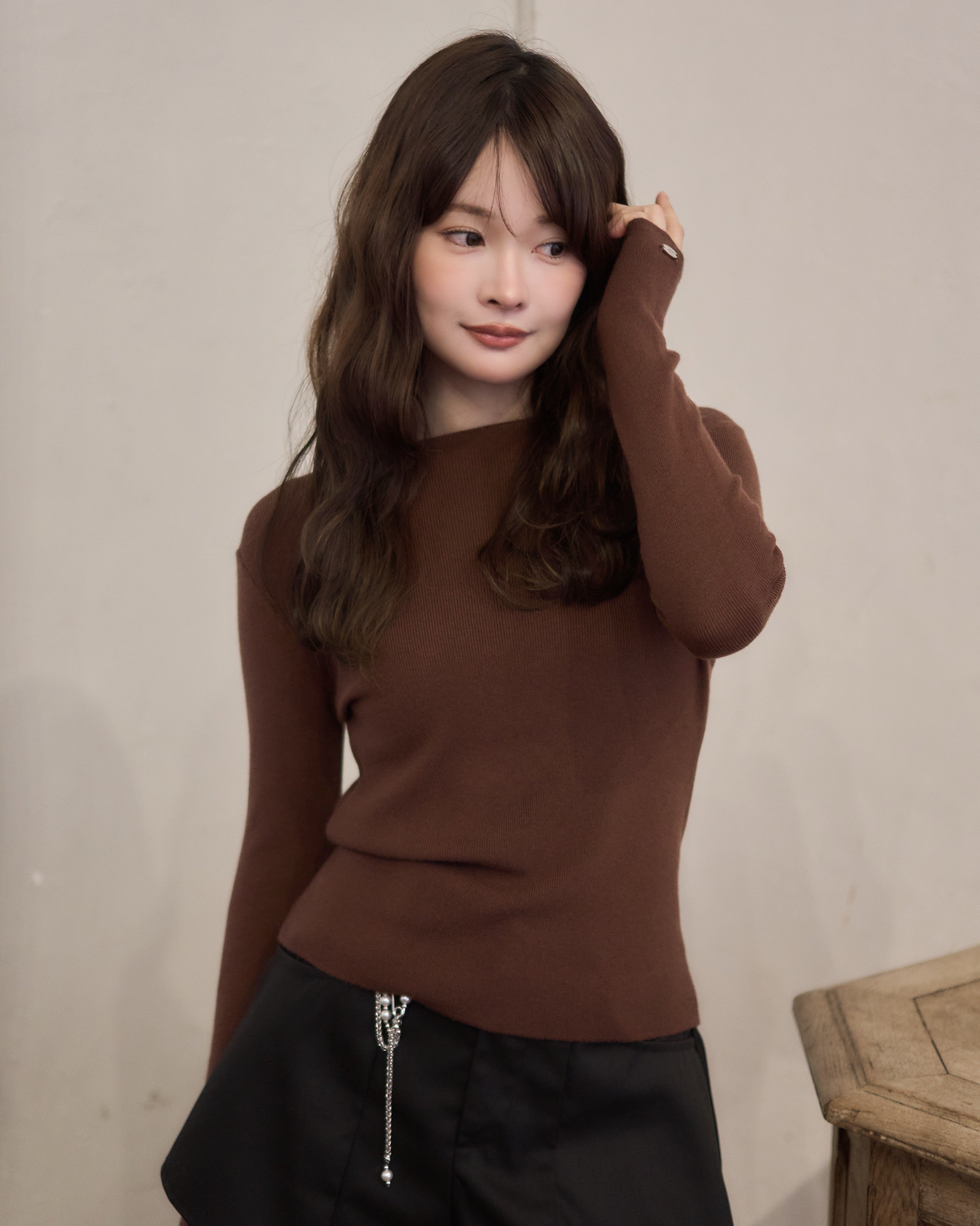 ロゴプレートリブニット