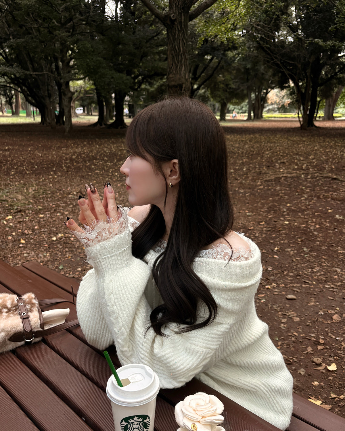 オフショルダーレースリボンラメニット