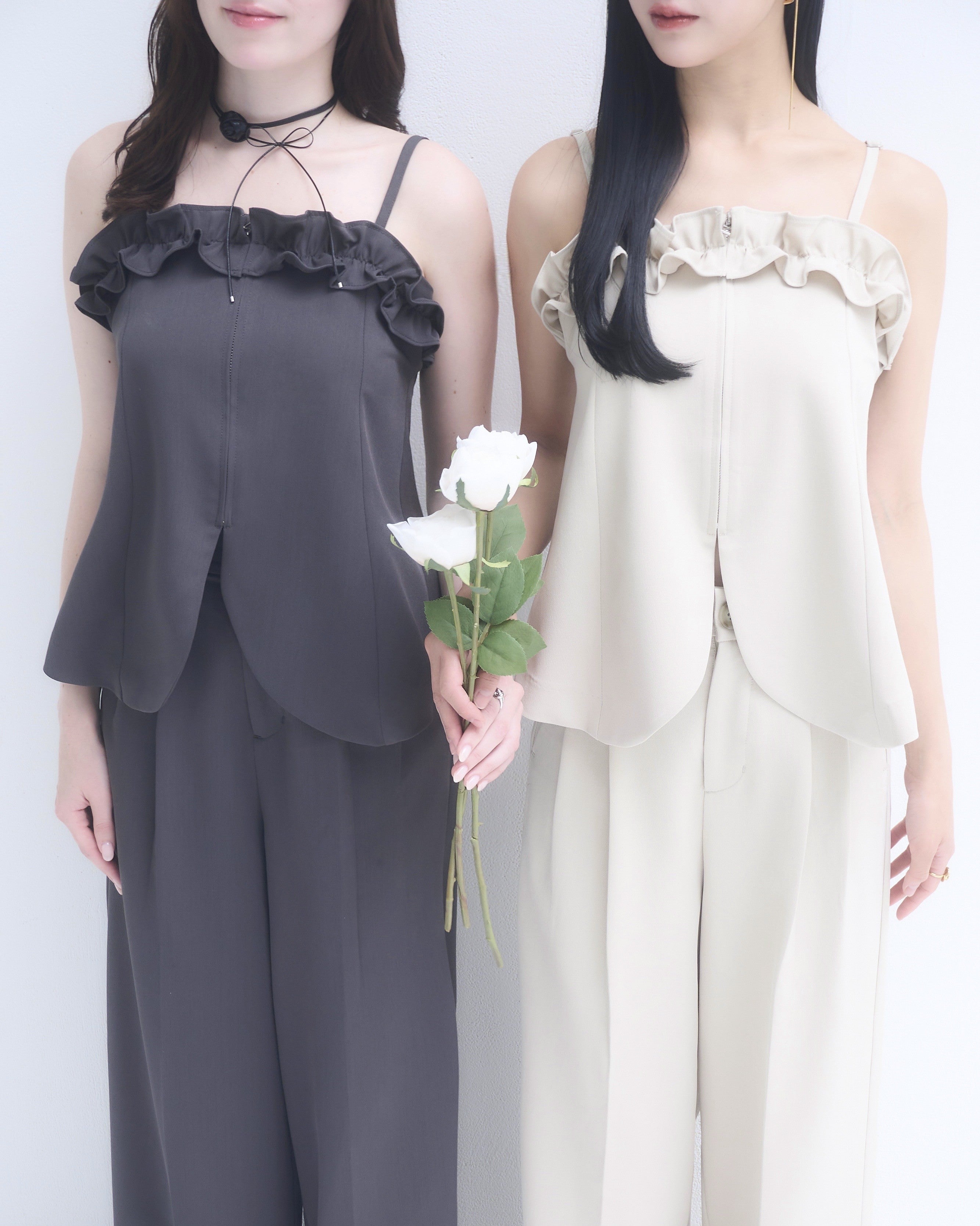 Frilled bustier setup